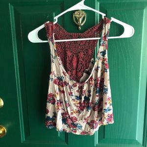 Crop tank top with flower pattern